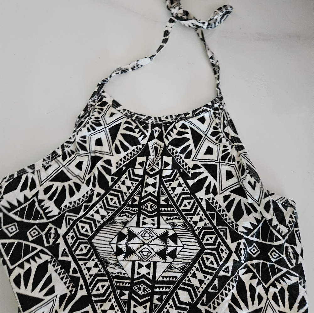 Billabong Black and White Geometric Crop Top